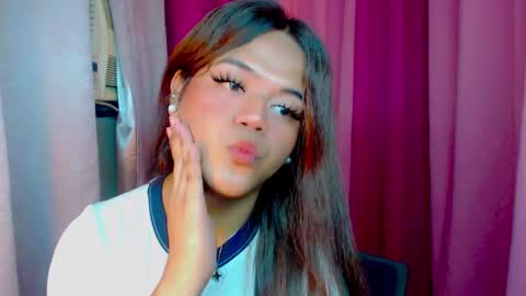 Snapshot of sweet_ahrii chatting on 22, 2, 2025 CLEO online show from 22, 2, 2025
