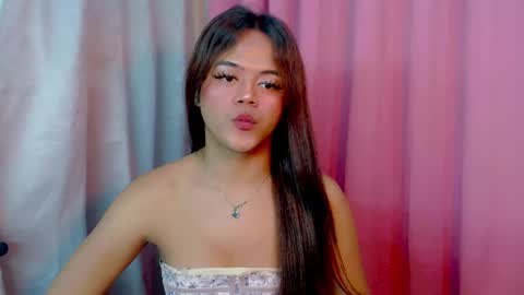 Snapshot of sweet_ahrii chatting on 23, 2, 2025 CLEO online show from 23, 2, 2025