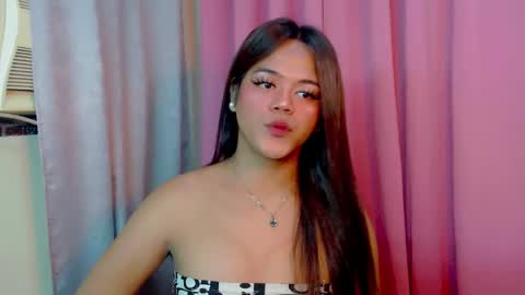 Snapshot of sweet_ahrii chatting on 24, 2, 2025 CLEO online show from 24, 2, 2025