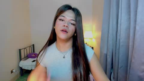 Snapshot of sweet_ahrii chatting on 6, 3, 2025 CLEO online show from 6, 3, 2025