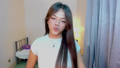 Snapshot of sweet_ahrii chatting on 6, 3, 2025 CLEO online show from 6, 3, 2025