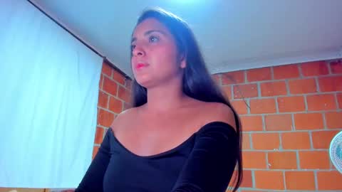 sweet and hot alaia online show from 26, 9, 2025