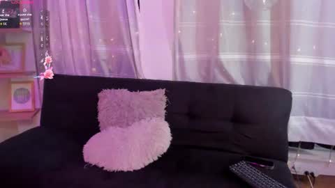 Snapshot of sweet_bellaa_ chatting on 17, 6, 2026 Bella online show from 17, 6, 2026