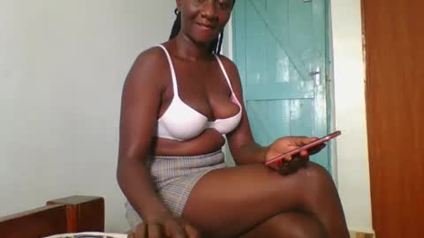 Snapshot of sweet_blackberry93 chatting on 1, 1, 2025 bella online show from 1, 1, 2025