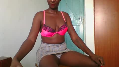 Snapshot of sweet_blackberry93 chatting on 21, 1, 2025 bella online show from 21, 1, 2025