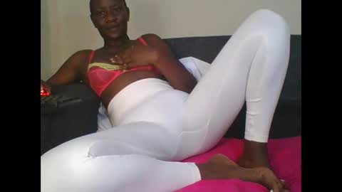 Snapshot of sweet_blackberry93 chatting on 11, 10, 2025 bella online show from 11, 10, 2025