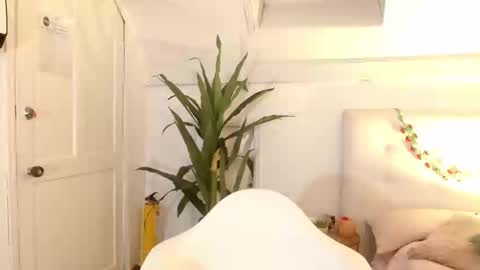 Snapshot of sweet_blueberry_ chatting on 19, 2, 2025 sweet blueberry online show from 19, 2, 2025