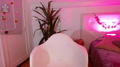 Snapshot of sweet_blueberry_ chatting on 4, 3, 2025 sweet blueberry online show from 4, 3, 2025