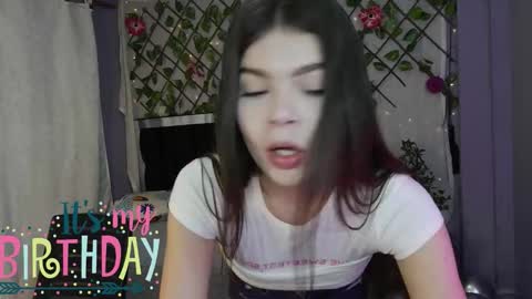 Snapshot of sweet_c4ndy chatting on 20, 9, 2025 Candy online show from 20, 9, 2025