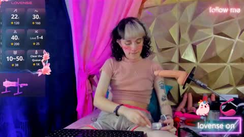  emmili  online show from 26, 9, 2025