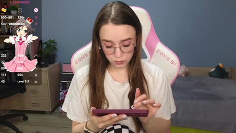 Snapshot of sweet_frosty chatting on 4, 12, 2024 Alice online show from 4, 12, 2024