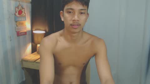 Snapshot of sweet_guyxx chatting on 3, 2, 2025 sweet_guyxx online show from 3, 2, 2025