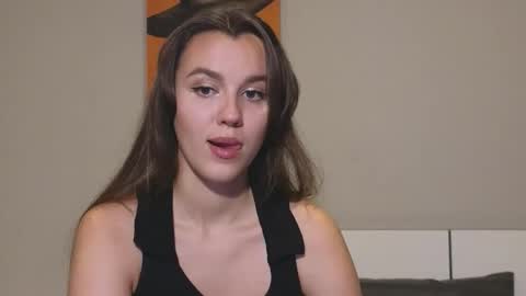 Snapshot of sweet_haeven chatting on 21, 9, 2025 Im Mia.LOVELY PATTERNS 100 120 160 200 my toy buzzes from 2 tip online show from 21, 9, 2025