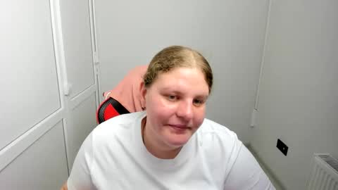 Snapshot of sweet_karla_la chatting on 24, 5, 2026 Karla online show from 24, 5, 2026