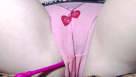 Snapshot of sweet_kitten25 chatting on 5, 3, 2025 Kitten online show from 5, 3, 2025