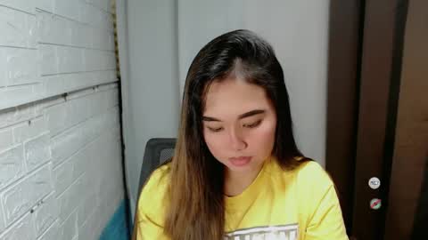 Snapshot of sweet_laika chatting on 28, 12, 2024 LAIKA online show from 28, 12, 2024