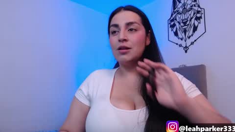 Snapshot of sweet_leah33 chatting on 17, 10, 2025 Leah online show from 17, 10, 2025