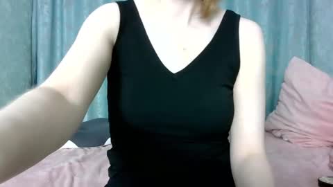 Snapshot of sweet_lilbunny chatting on 22, 2, 2026 sweet_lilbunny online show from 22, 2, 2026