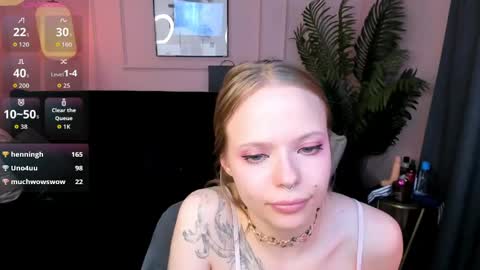 Snapshot of sweet_lucile chatting on 1, 5, 2026 Lucy online show from 1, 5, 2026
