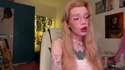 Snapshot of sweet_melissa133 chatting on 26, 1, 2025 Melissa. Join me on Fansly link in social medias online show from 26, 1, 2025