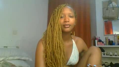 Snapshot of sweet_melod chatting on 1, 5, 2026 Linda online show from 1, 5, 2026