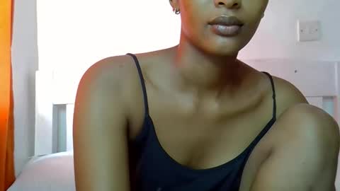 Snapshot of sweet_melod chatting on 17, 5, 2026 Linda online show from 17, 5, 2026