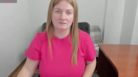 Snapshot of sweet_melody_of_ur_heart chatting on 1, 10, 2025 Mila online show from 1, 10, 2025