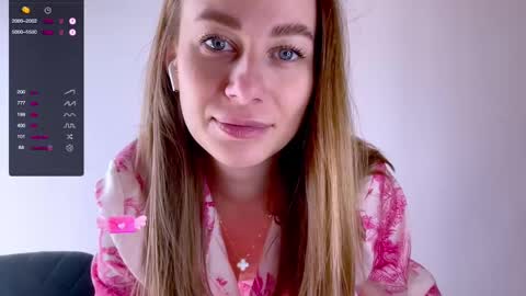 Snapshot of sweet_mia_91 chatting on 9, 3, 2025 Mia online show from 9, 3, 2025