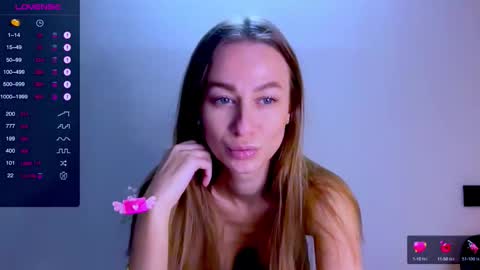 Snapshot of sweet_mia_91 chatting on 10, 10, 2025 Mia online show from 10, 10, 2025