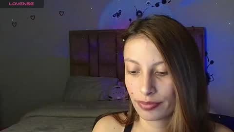 sweet_moon_v_ online show from 9, 1, 2026