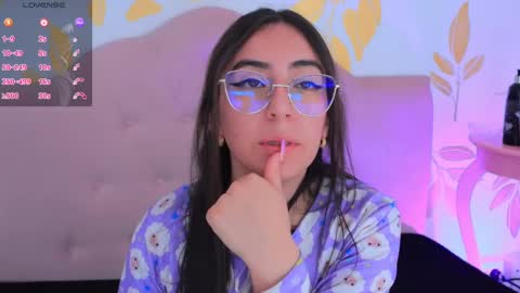 Snapshot of sweet_sammy_7 chatting on 8, 3, 2025 Sammy Lauren online show from 8, 3, 2025