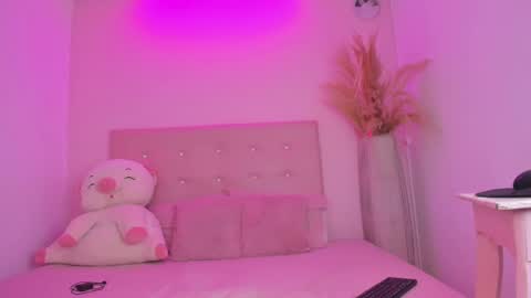 Snapshot of sweet_shirley_ chatting on 4, 3, 2025 sweet_shirley_ online show from 4, 3, 2025