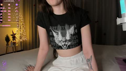 sweet_sonechka online show from 1, 2, 2025