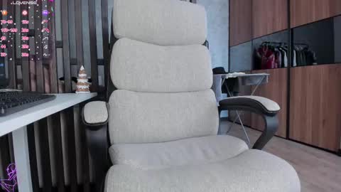 sweet_sonechka online show from 18, 2, 2025