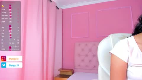 Snapshot of sweet_starxx chatting on 23, 9, 2025 Yeileen online show from 23, 9, 2025