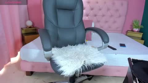 Yeileen online show from 20, 5, 2026
