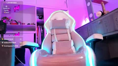 Snapshot of sweet_tiiina chatting on 3, 3, 2025 online show from 3, 3, 2025