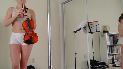 Heidi Brenner - Please check bio for schedule  FAQ online show from 28, 1, 2025