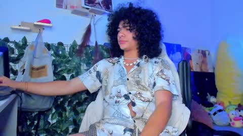 Steven independent model online show from 19, 1, 2025