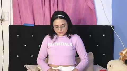 Snapshot of sweet_xuee18 chatting on 24, 7, 2026 Sweet online show from 24, 7, 2026