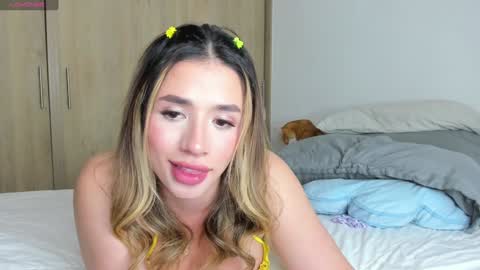 Camila online show from 9, 12, 2024