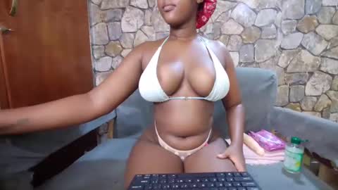 Snapshot of sweetberry0002 chatting on 13, 2, 2025 Berry online show from 13, 2, 2025