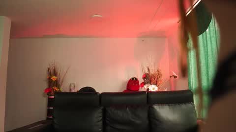 Salom independent model online show from 3, 12, 2025