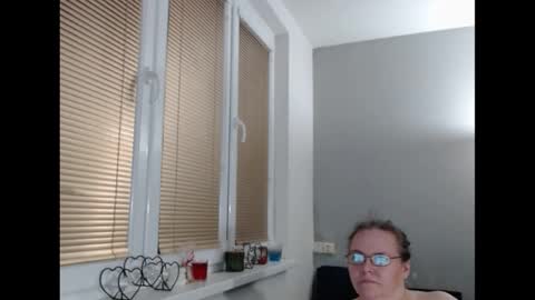 Sweetboobs85h online show from 5, 2, 2025