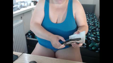 Sweetboobs85h online show from 1, 10, 2025