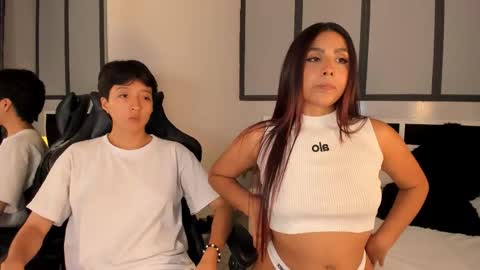 Eva Short hair girl  - Victoria Long red hair online show from 24, 9, 2025