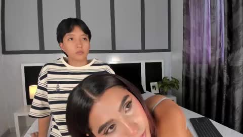 Eva Short hair girl  - Victoria Long red hair online show from 13, 10, 2025