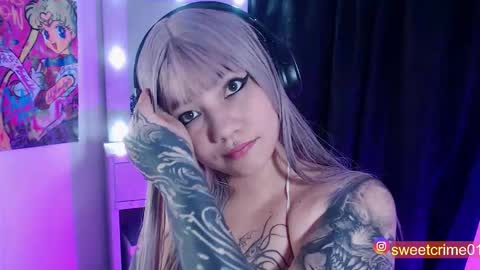       Independent model online show from 11, 10, 2025