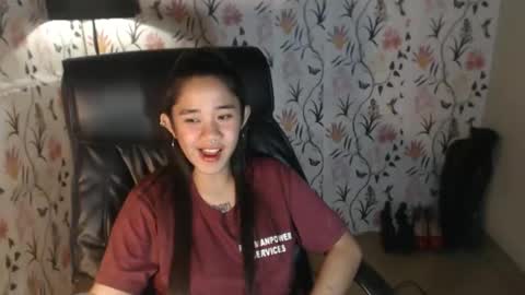 Snapshot of sweetdannica chatting on 19, 12, 2024 Danni online show from 19, 12, 2024