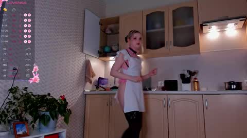 Snapshot of sweeterose chatting on 12, 11, 2025 sweeteRose online show from 12, 11, 2025